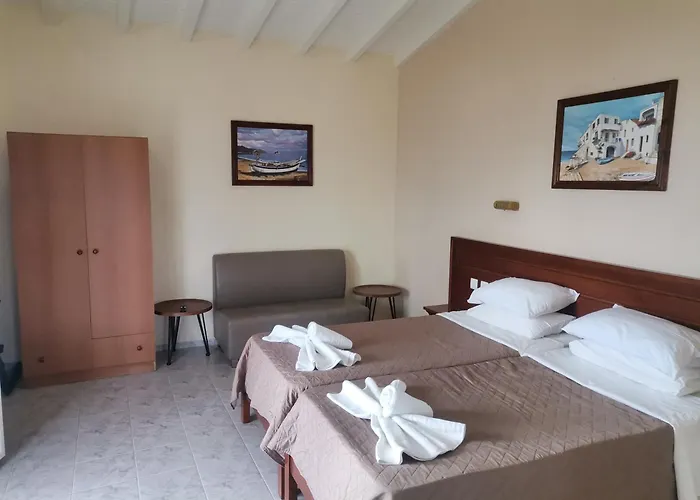 Elenis Village * Achladies (Skiathos)