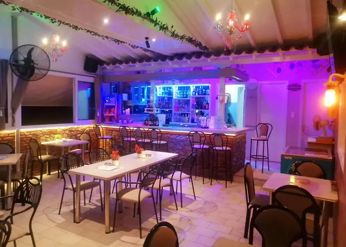 Elenis Village * Achladies (Skiathos)